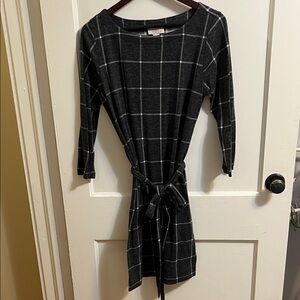 LOFT Checkered Long Sleeve Dress in Gray and White